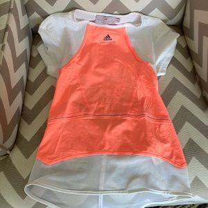 Stella McCartney Barricade active top Size 36 which converts to a US SMALL